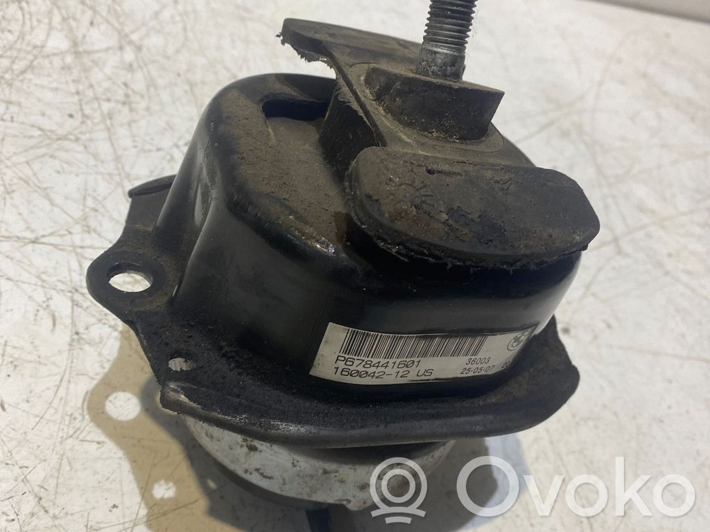 Engine mount bracket   P678441601,16004212