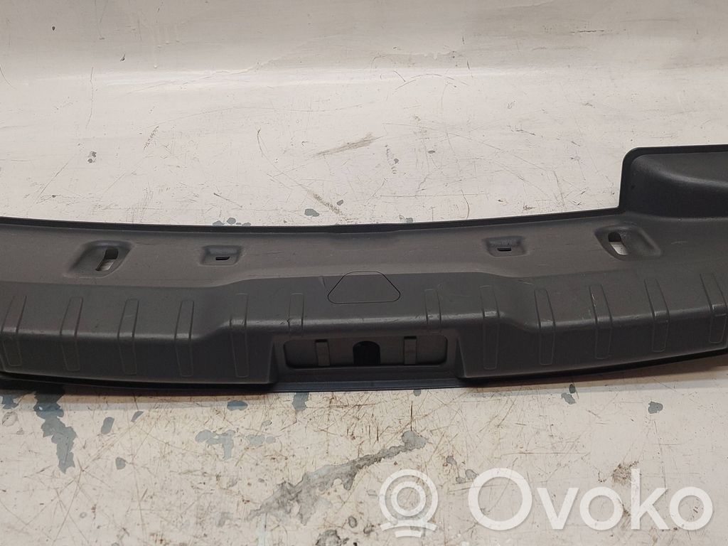 BMW 7 F01 F02 F03 F04 Poszycia / Boczki bagażnika 