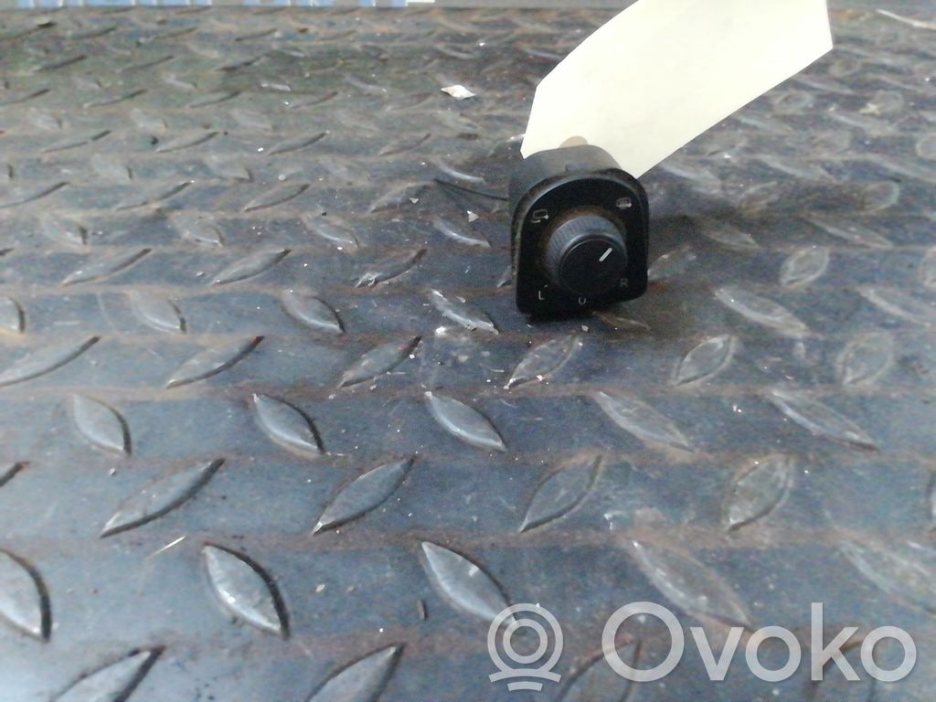 Seat Leon (5F) Wing mirror switch 