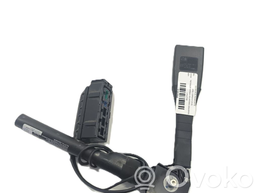 Opel Corsa E Front seatbelt buckle 