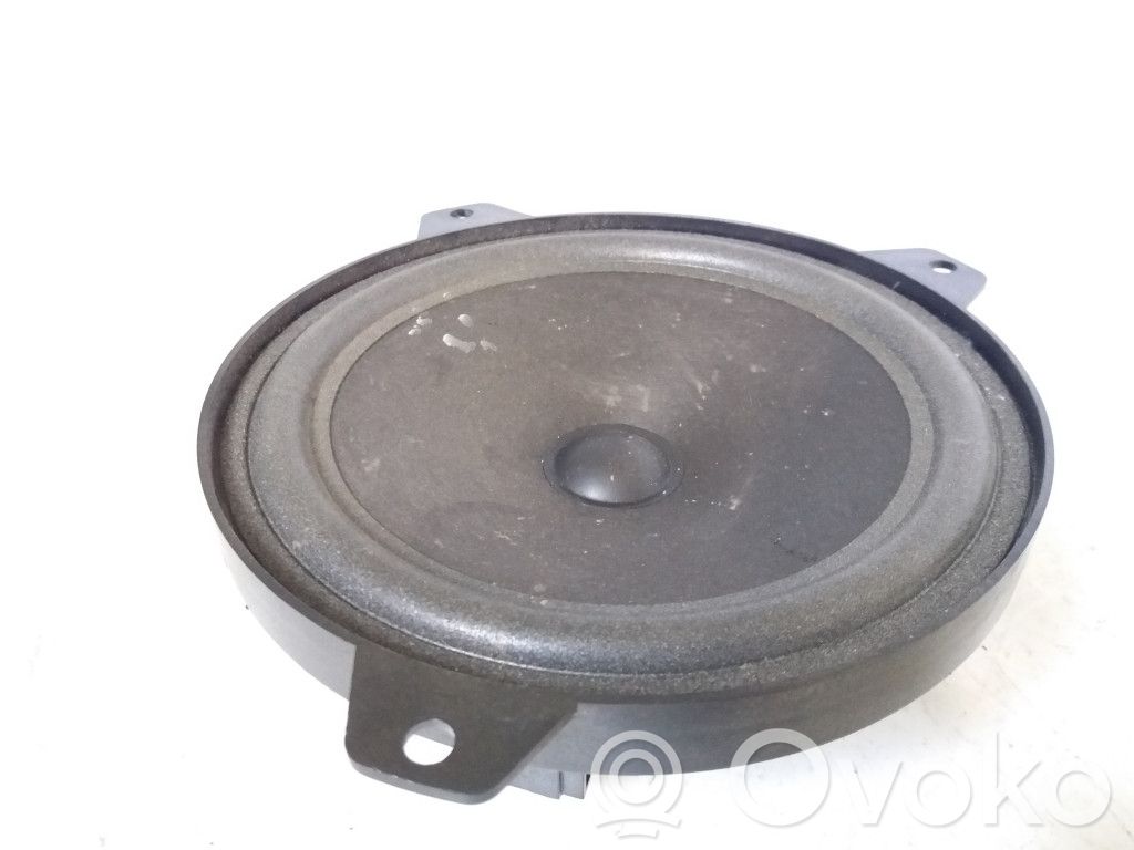 Parcel shelf speaker   65138368233
