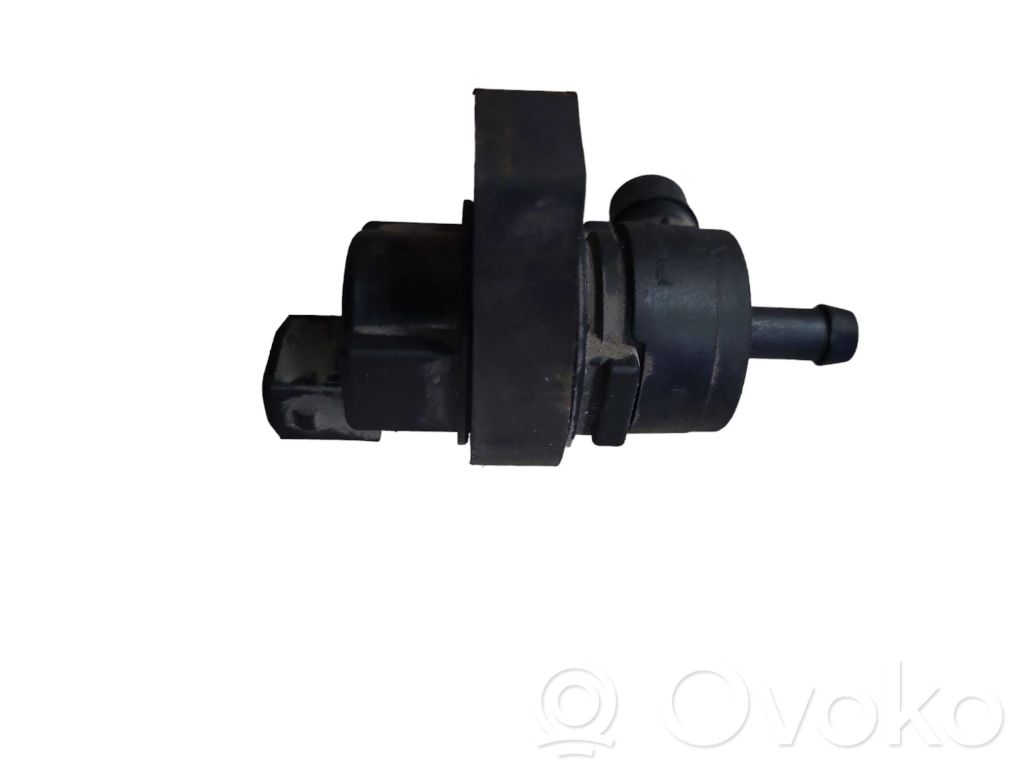 BMW X5 E53 Vacuum valve 