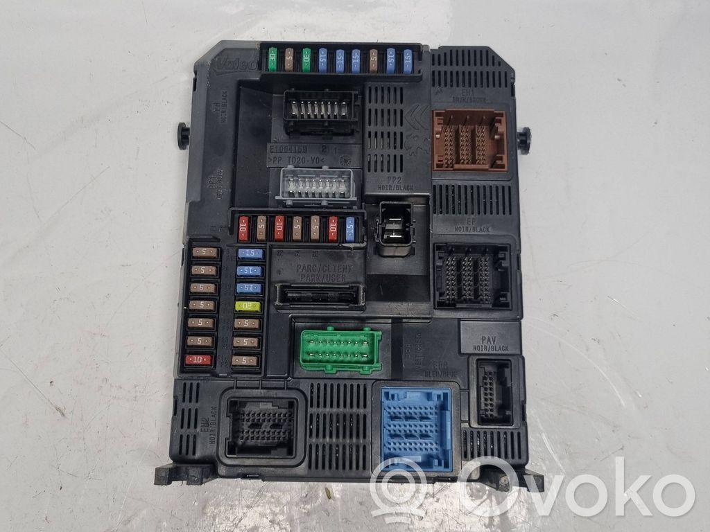 Peugeot 308 SW  Fuse module 