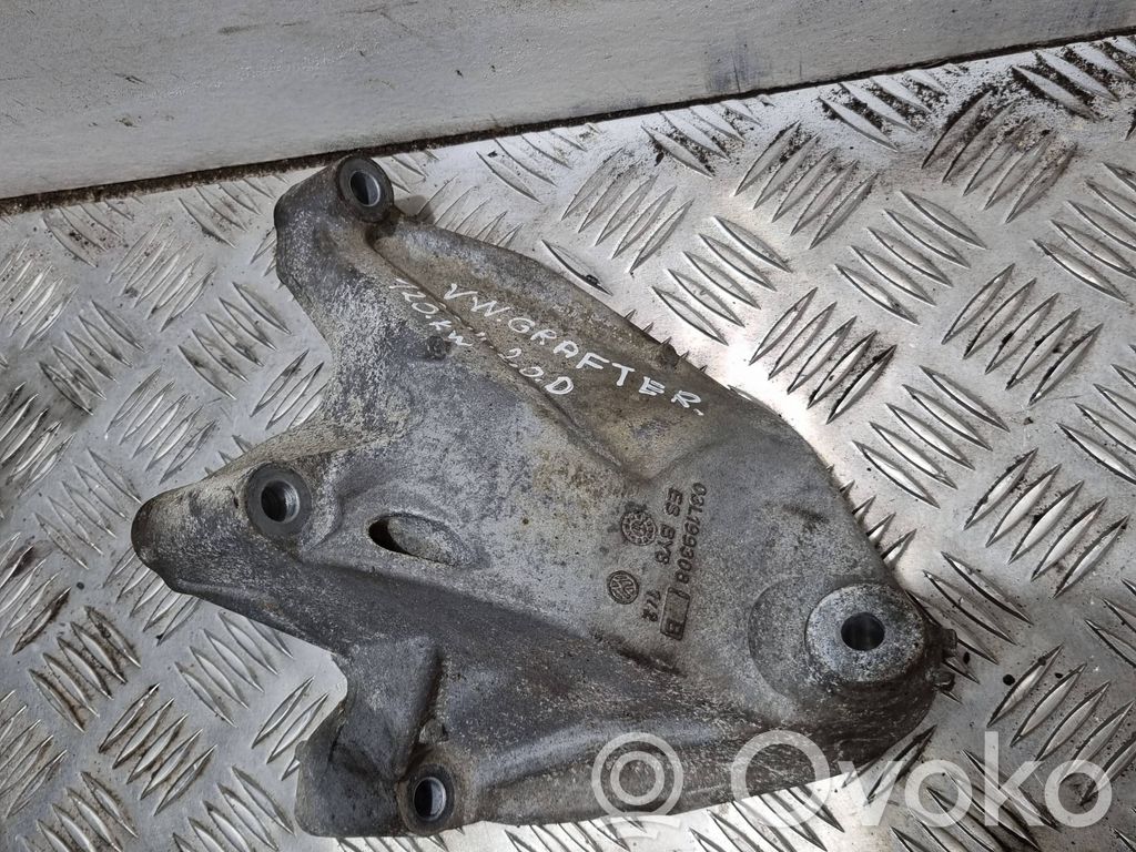Volkswagen Crafter Engine mounting bracket 