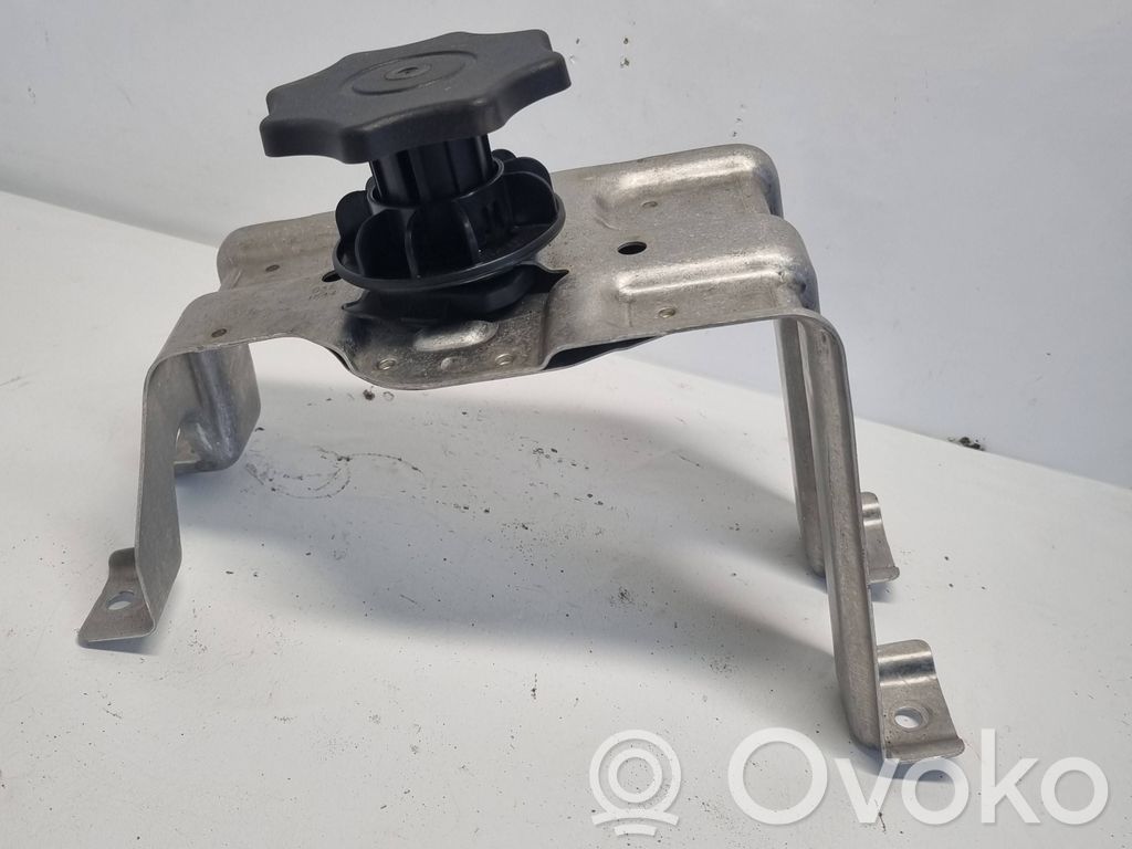 Audi A8 S8 D4 4H Spare wheel bolt 