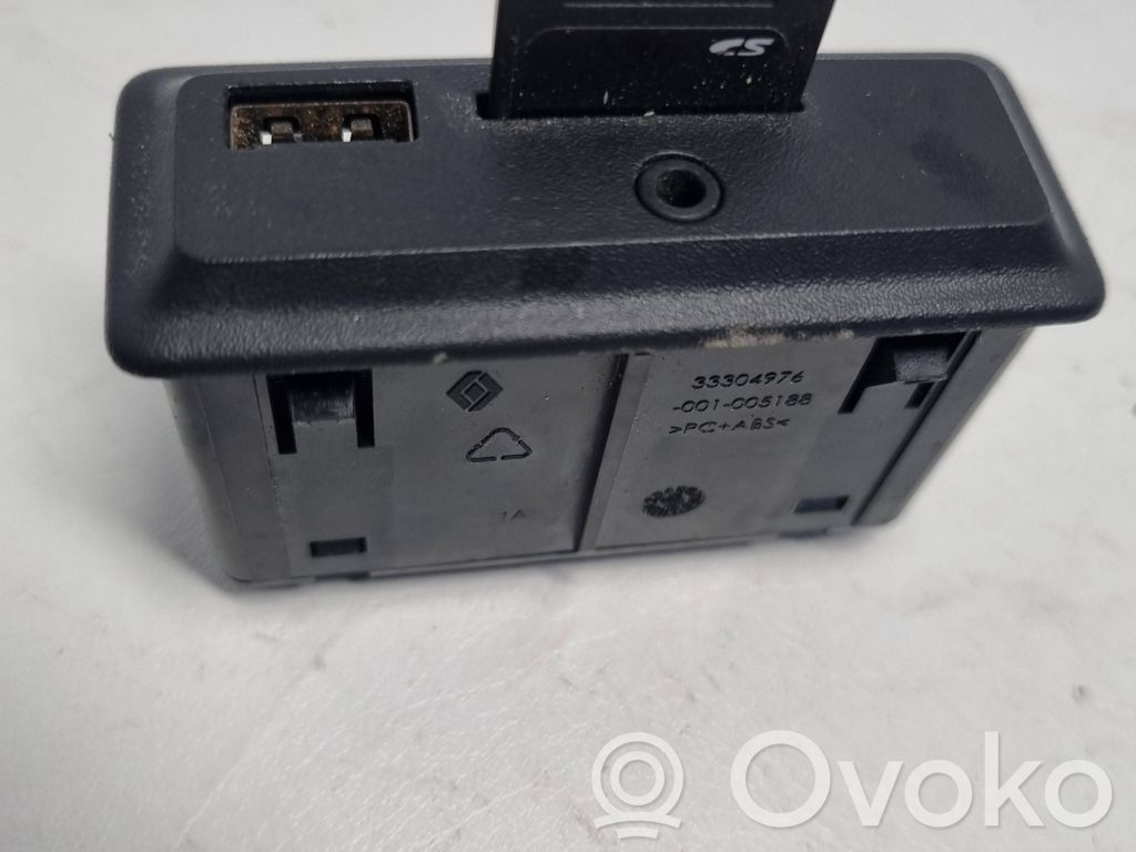Enchufe conector entrada auxiliar   33304976,001005188