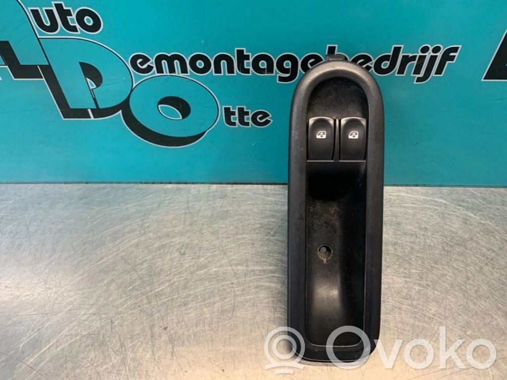 Renault Clio III Interruptor del elevalunas eléctrico 