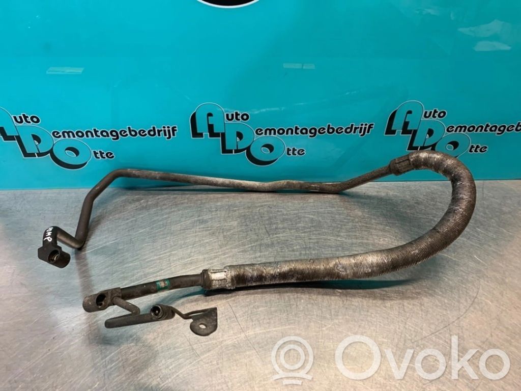 BMW 3 E46 Ilmastointilaitteen putki (A/C) 