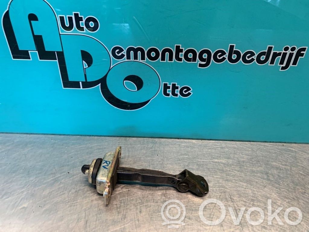 Daewoo Lacetti Front door lock loop/hook striker 