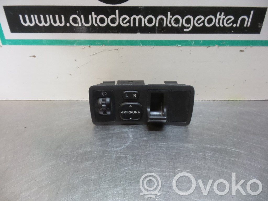 Wing mirror switch   183574,183574,183574