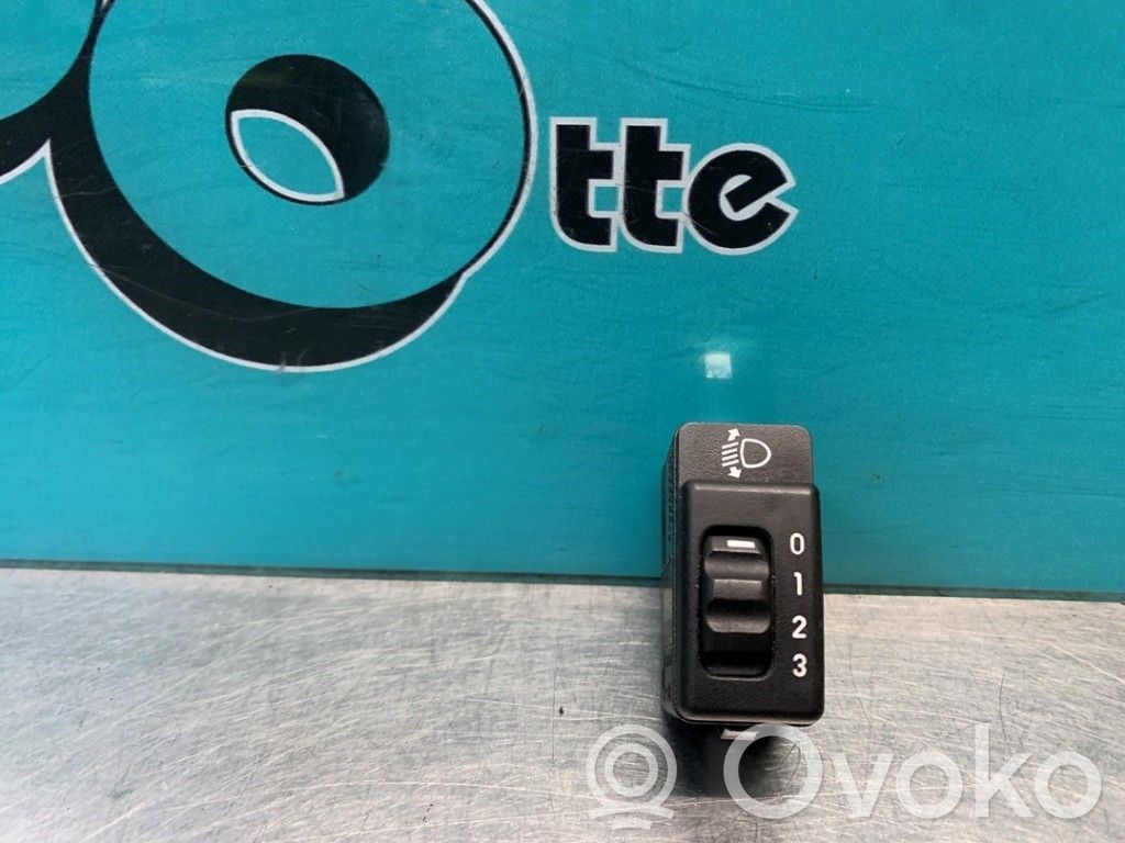 Opel Agila A Headlight level height control switch 
