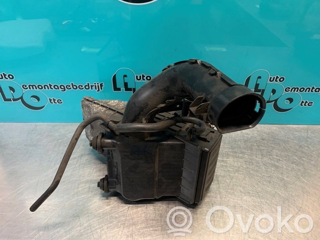 Nissan Note (E11) Air filter box 