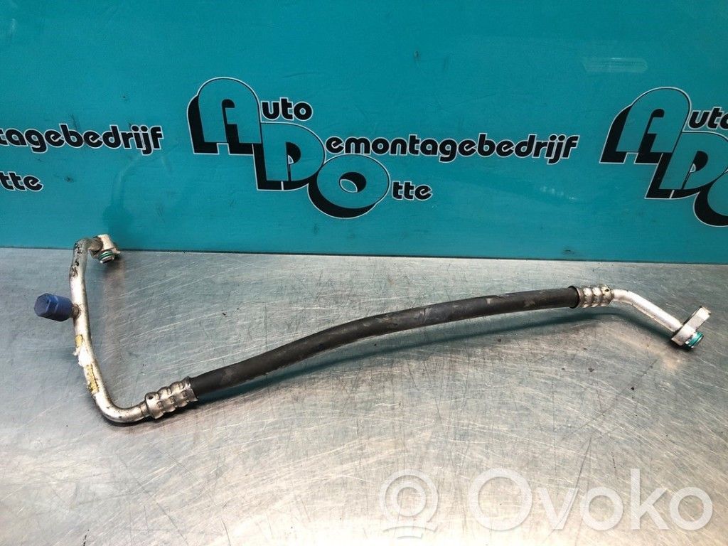 Ilmastointilaitteen putki (A/C)