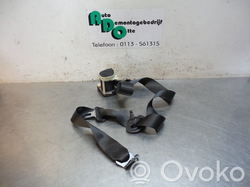Opel Corsa C Cinturón trasero 
