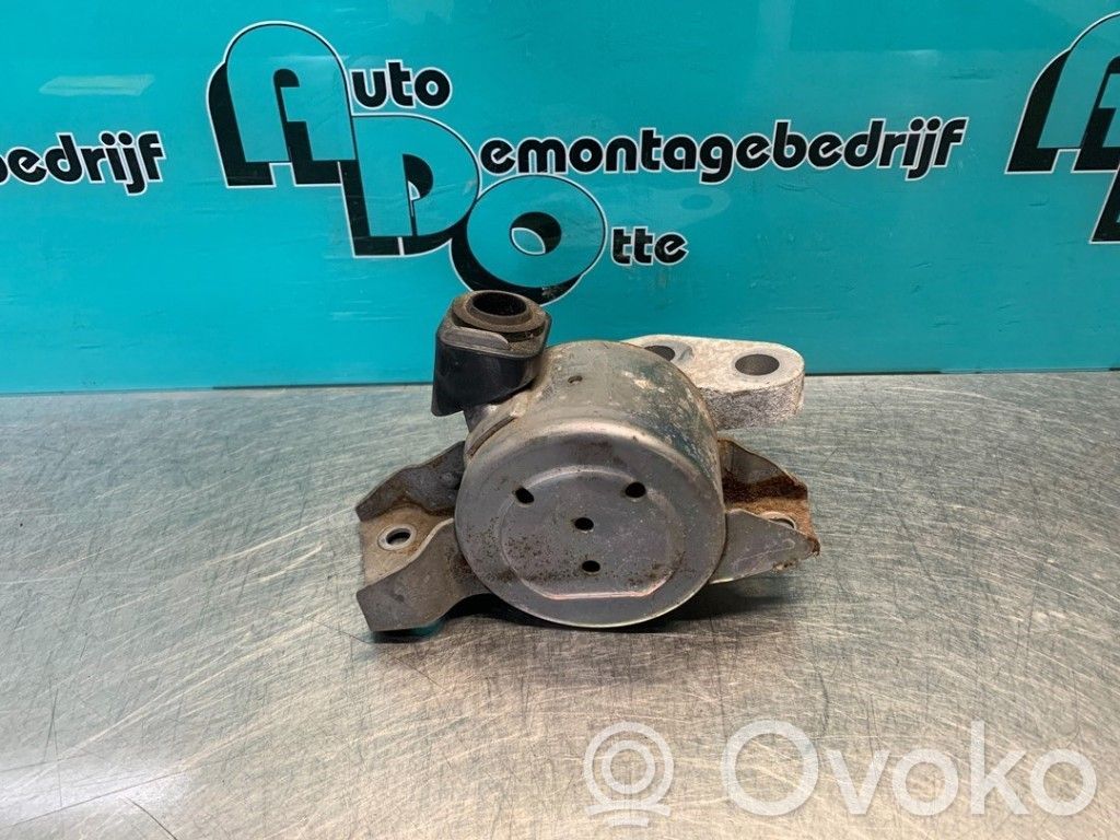 Engine mount bracket   13234017,13234017