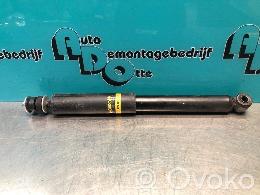 Opel Corsa C Задний aмортизатор 