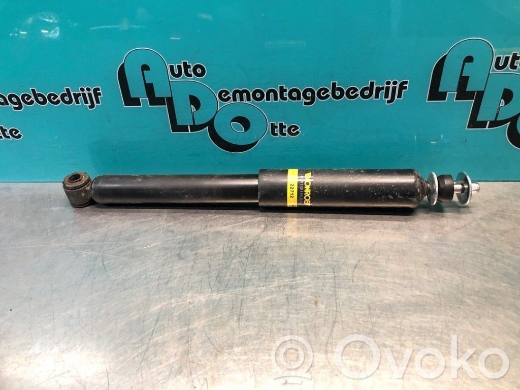 Opel Corsa C Задний aмортизатор 