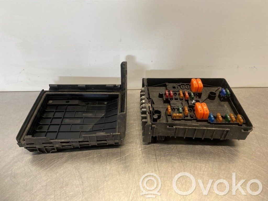 Volkswagen Caddy Fuse box set 