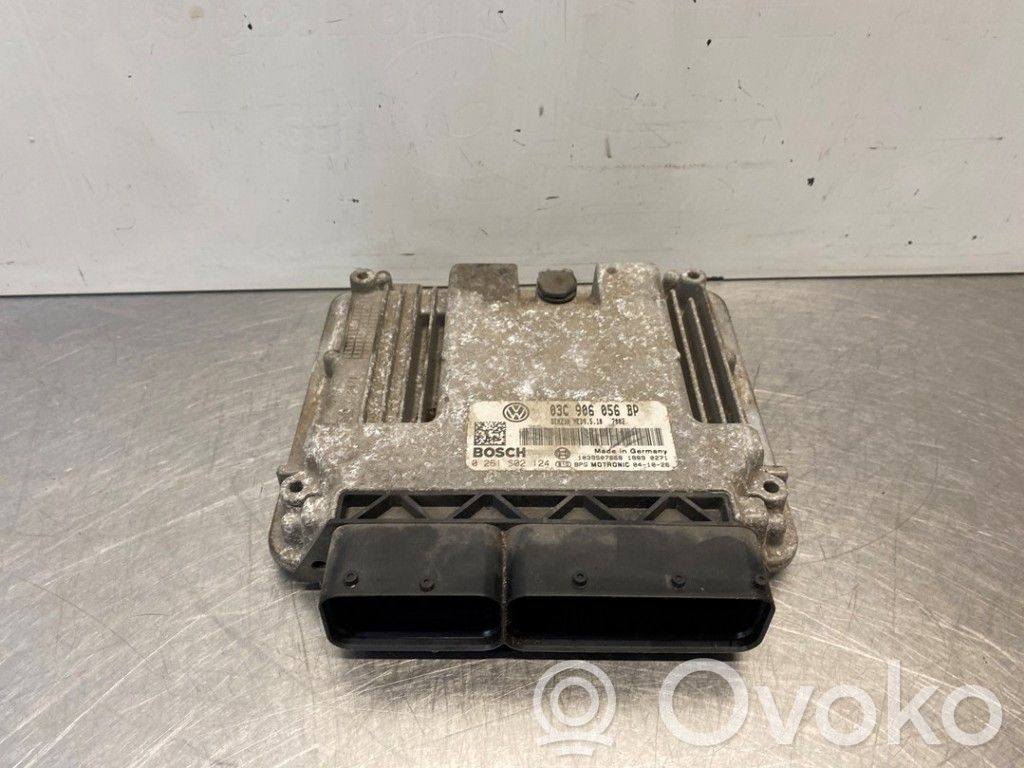 Volkswagen Golf V Engine control unit/module 