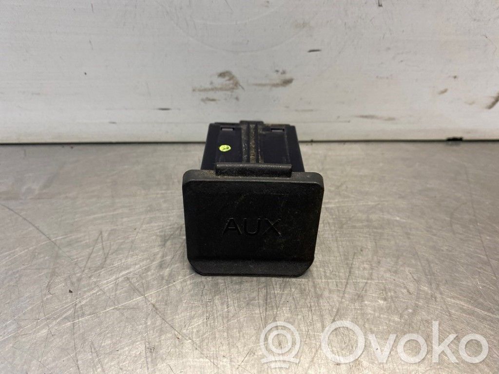 Opel Meriva B Connettore plug in AUX 