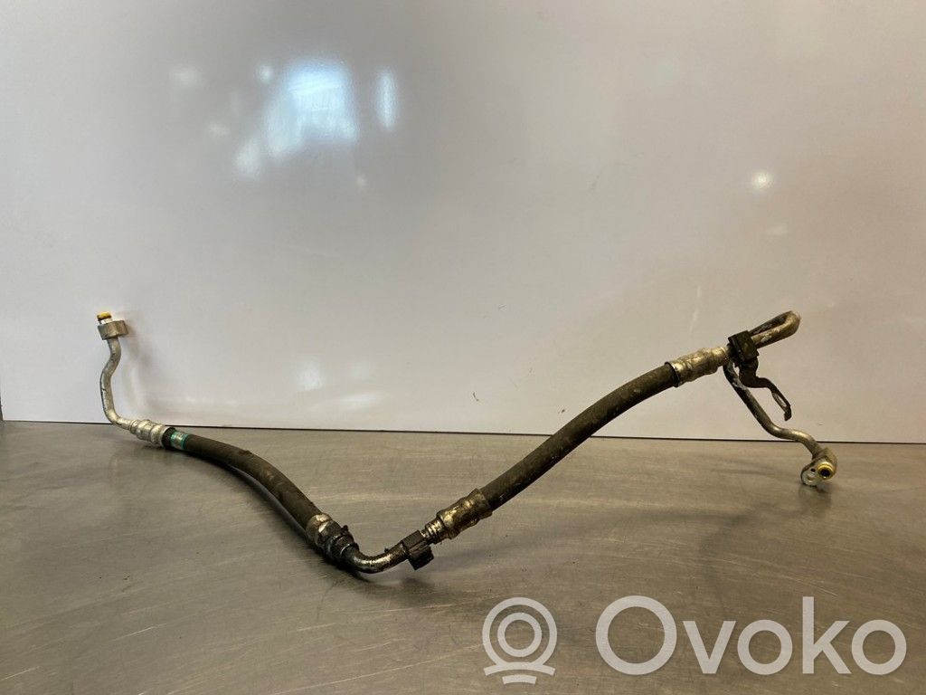 BMW 3 E90 E91 Ilmastointilaitteen putki (A/C) 