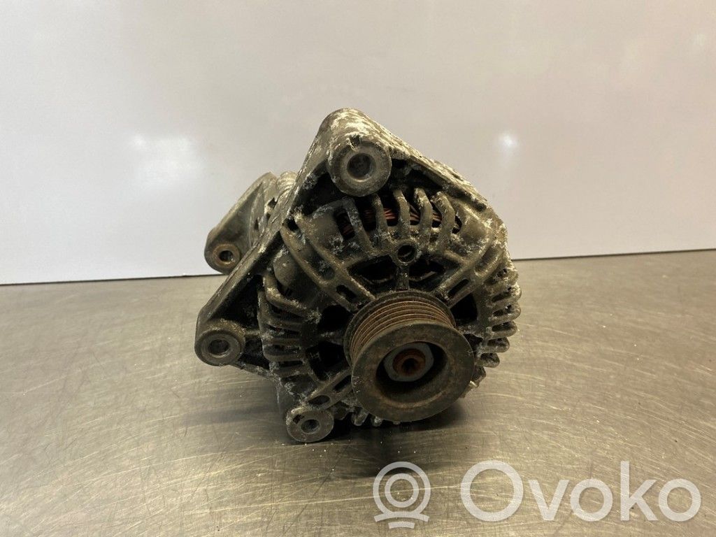 BMW 1 E81 E87 Alternador 