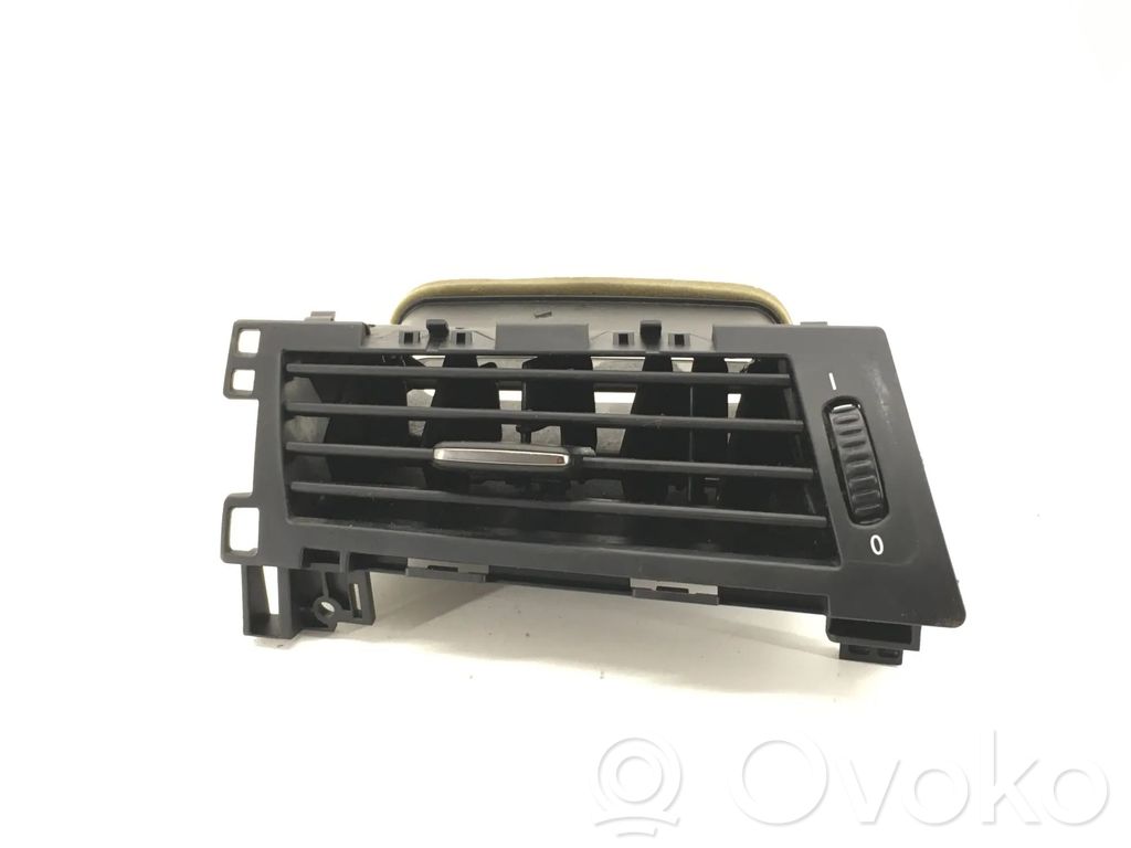BMW 5 E60 E61 Oro paėmimo kanalo detalė (-ės) 