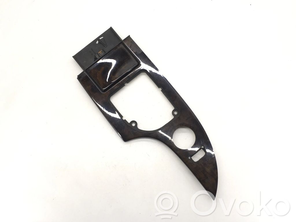 BMW 5 E60 E61 Pavarų perjungimo svirties apdaila (plastikinė) 