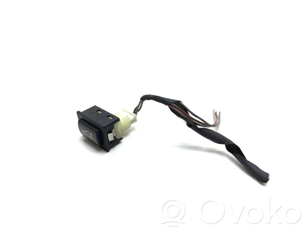 BMW 5 E60 E61 Tailgate opening switch 