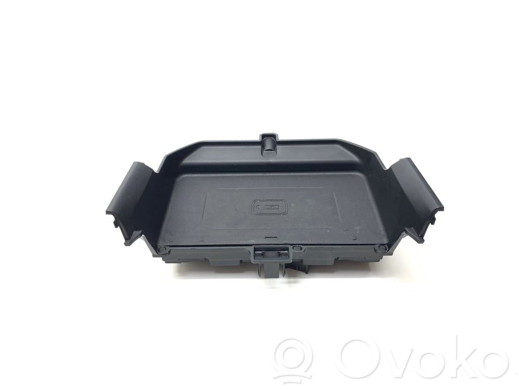 BMW 5 G30 G31 G38 Moduł ładowania bezprzewodowego 