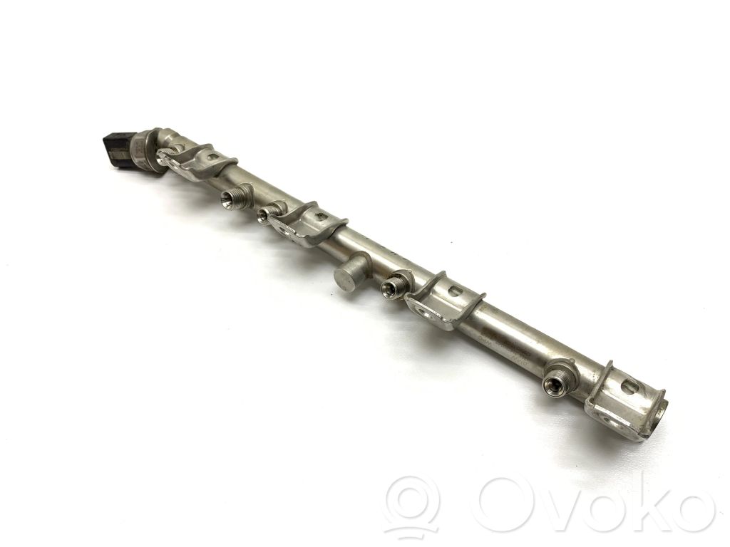 BMW 5 F10 F11 Rampă alimentare injectoare 