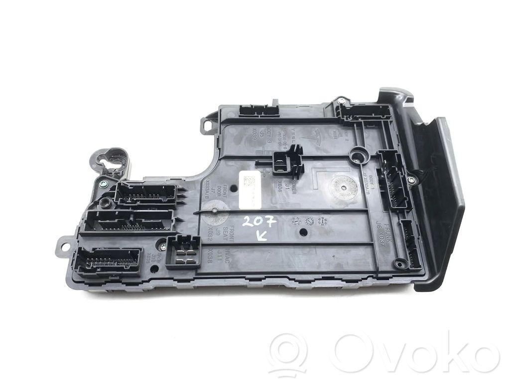 Tesla Model 3 Modul de control caroserie central 