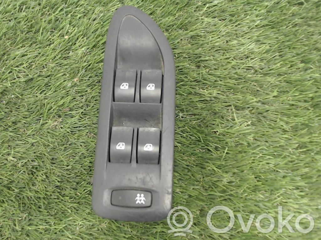 Renault Laguna II Electric window control switch 
