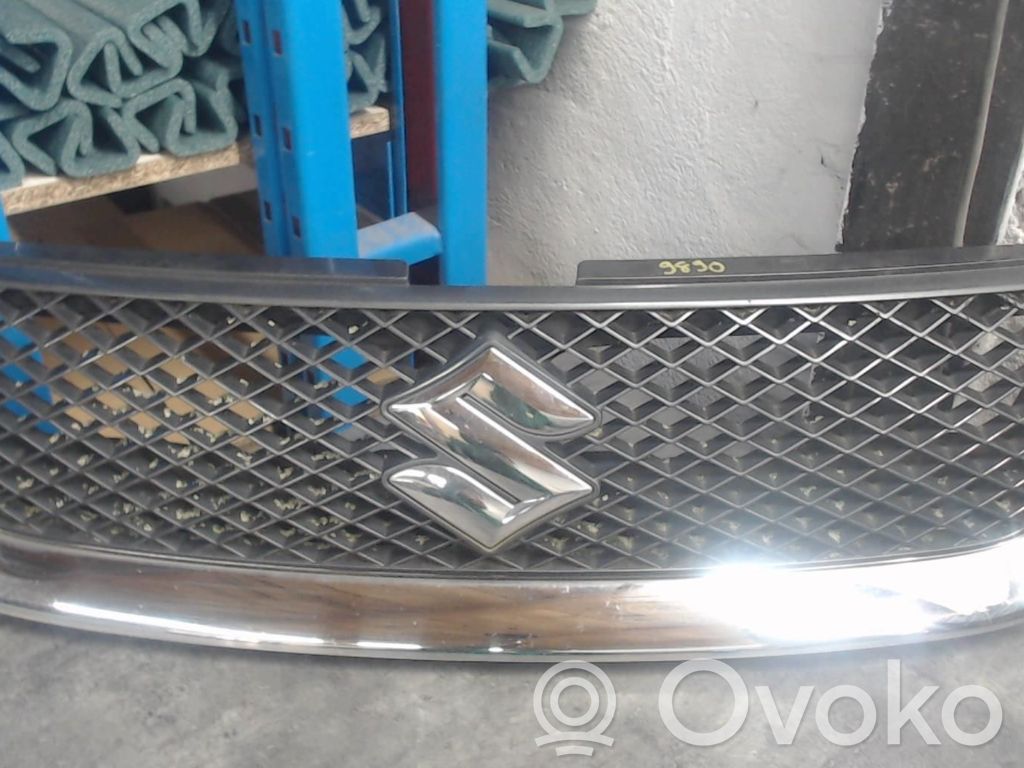 Suzuki Grand Vitara II Atrapa chłodnicy / Grill 