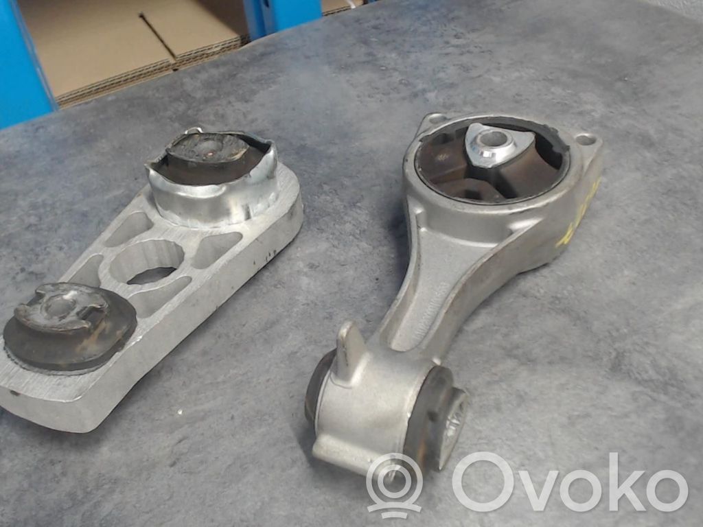 Renault Laguna II Engine mount bracket 