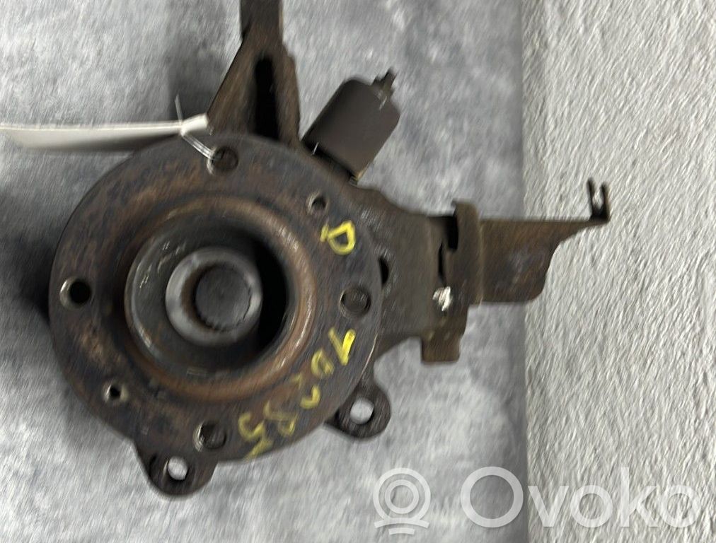 Peugeot 206 Zwrotnica koła przedniego 