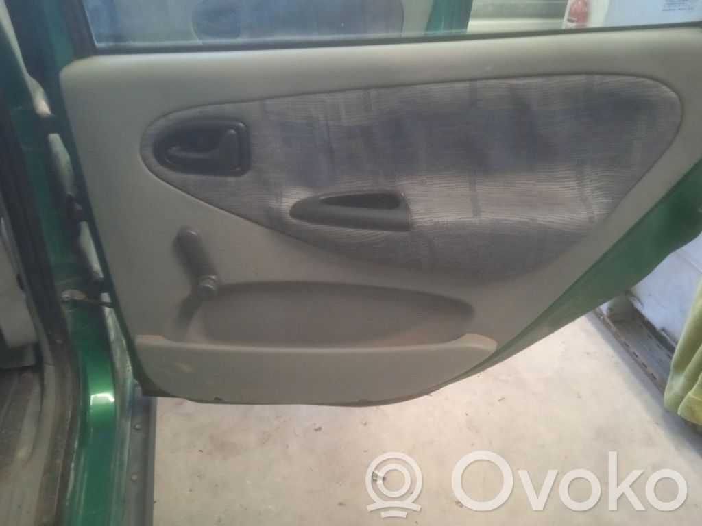 Renault Scenic I Ręczny podnośnik szyby drzwi tylnych 