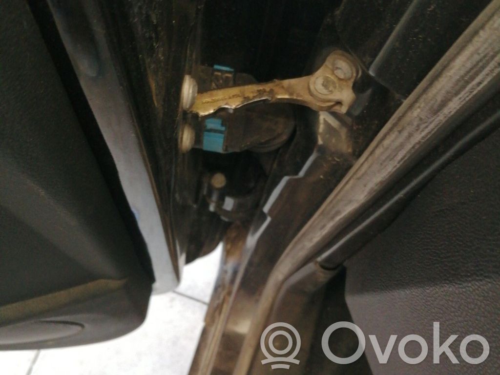 Alfa Romeo 156 Etuoven pidätin 