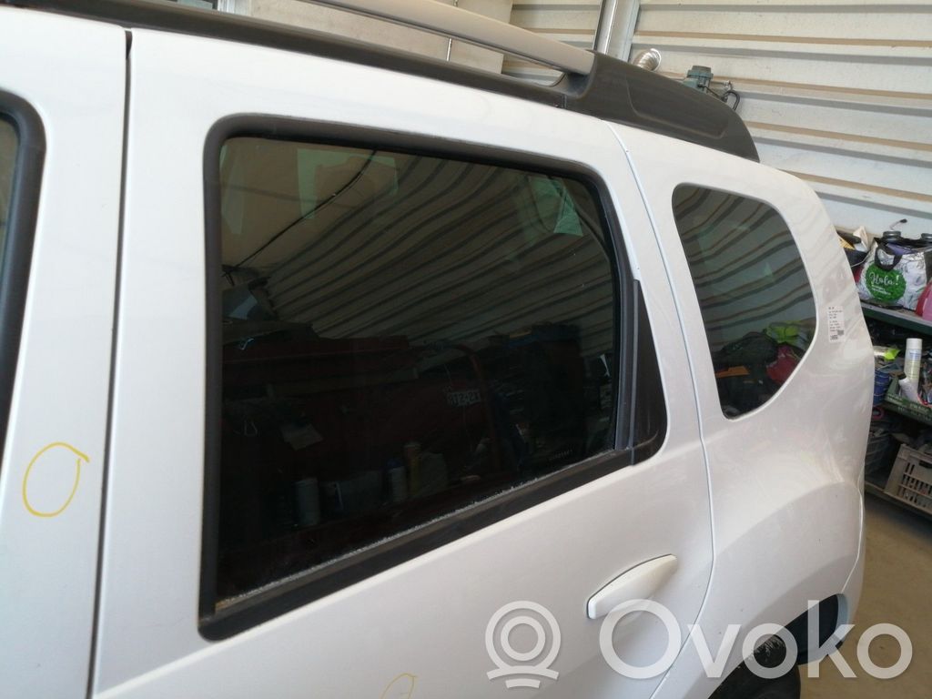 Dacia Duster Luna de la puerta trasera 