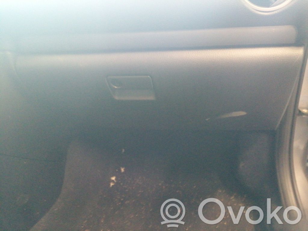 Mazda 6 Juego guantera 