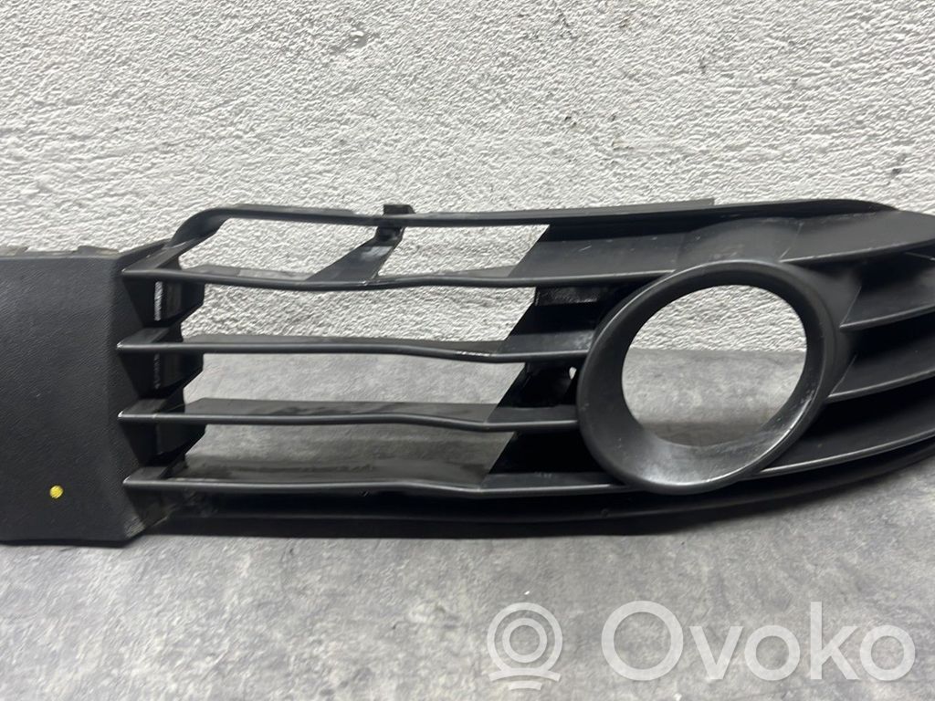 Volkswagen PASSAT B5.5 Etusumuvalon ritilä 