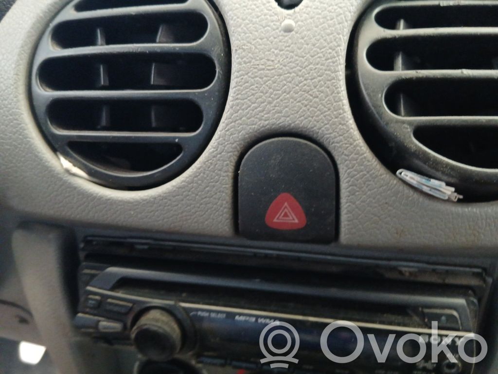 Renault Kangoo I Botón interruptor de luz de peligro 
