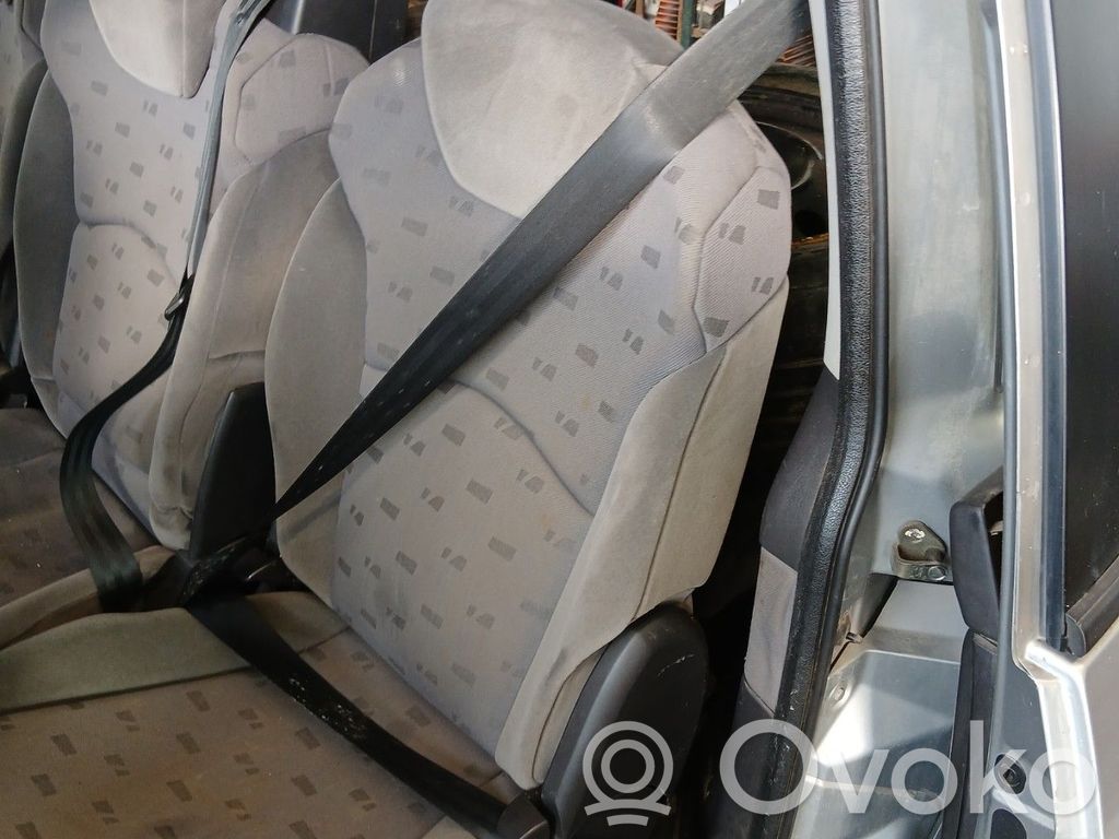 Peugeot 807 Cinturón trasero 