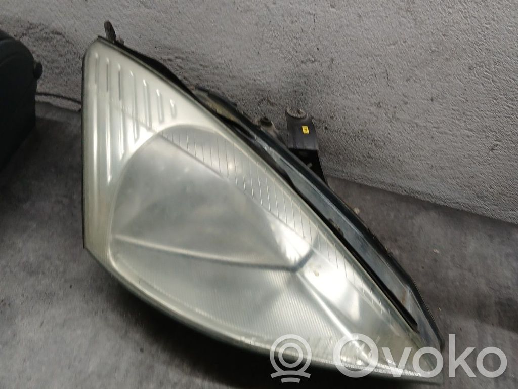 Ford Focus Headlight/headlamp 