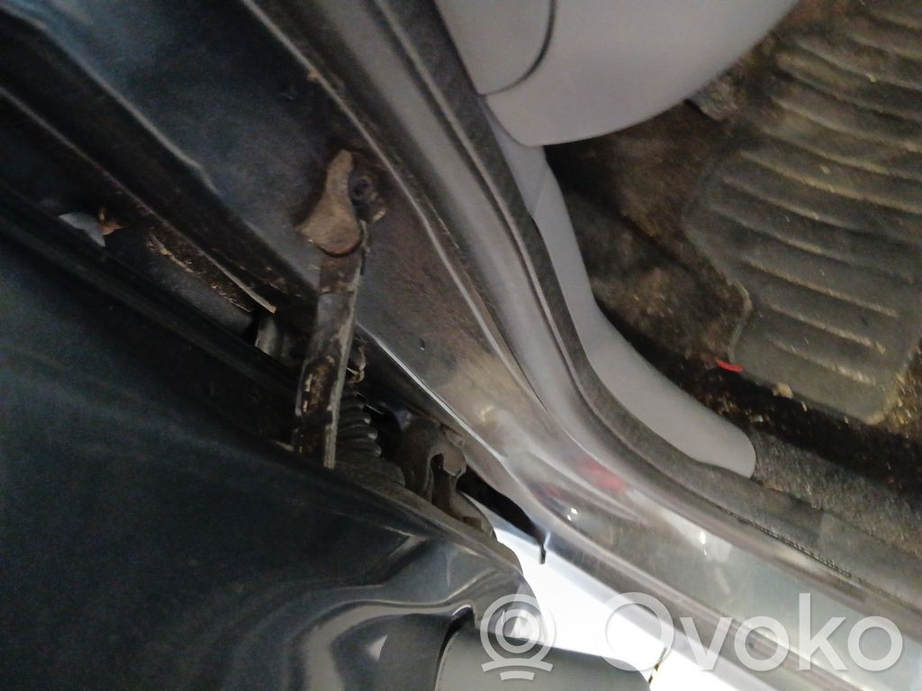 Peugeot 107 Tope freno de puerta delantera 