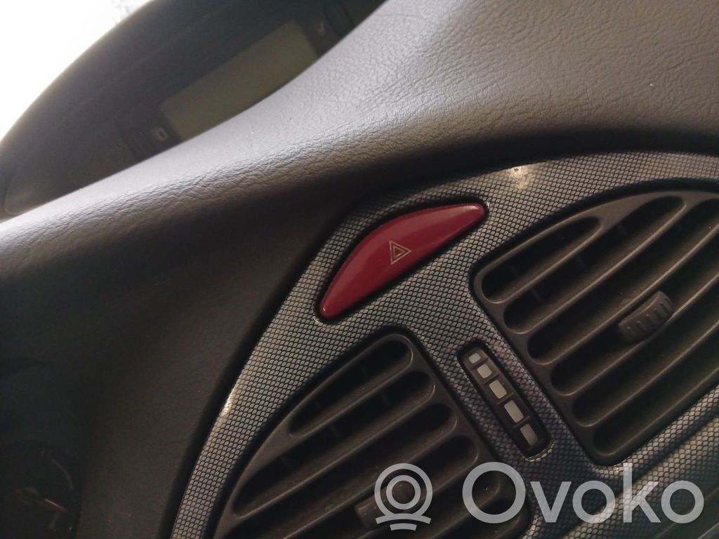 Citroen C5 Botón interruptor de luz de peligro 