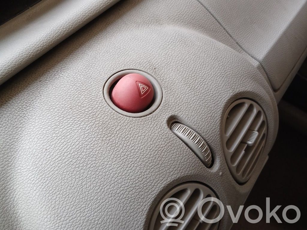 Renault Twingo I Botón interruptor de luz de peligro 