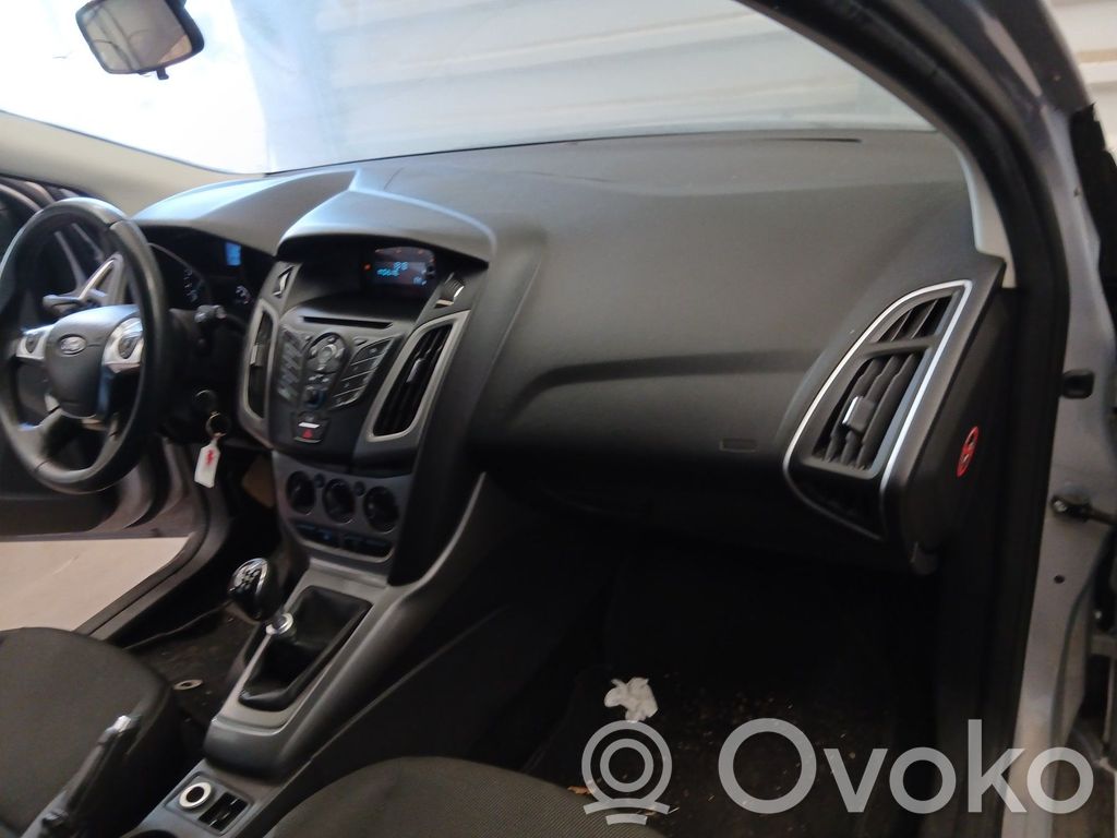Ford Focus Panelis 