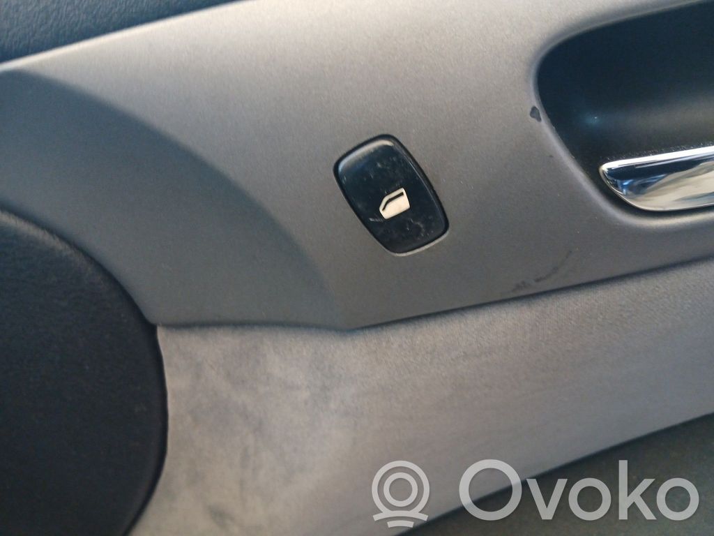 Electric window control switch   6554E8