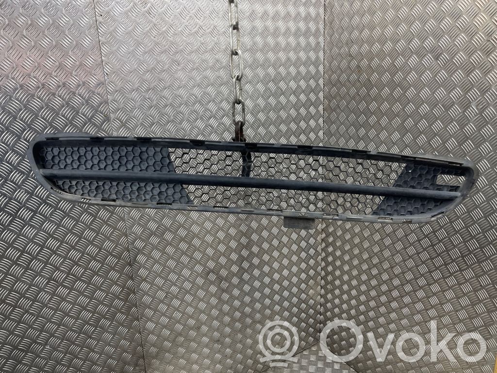 Peugeot 106 Grotelės apatinės (trijų dalių) 